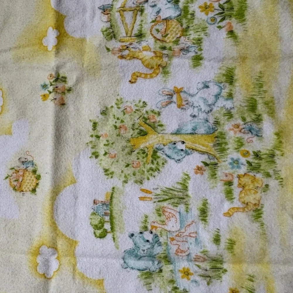 Vtg Dundee 1980s Country Yellow Bear Bunny Cat Baby Receiving Blanket 26x38